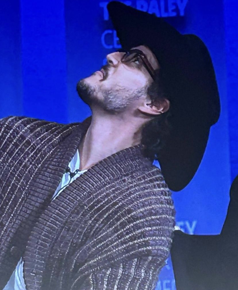 hawkscal's tweet photo. he’s so cute?? https://t.co/XtrMvDBbNa