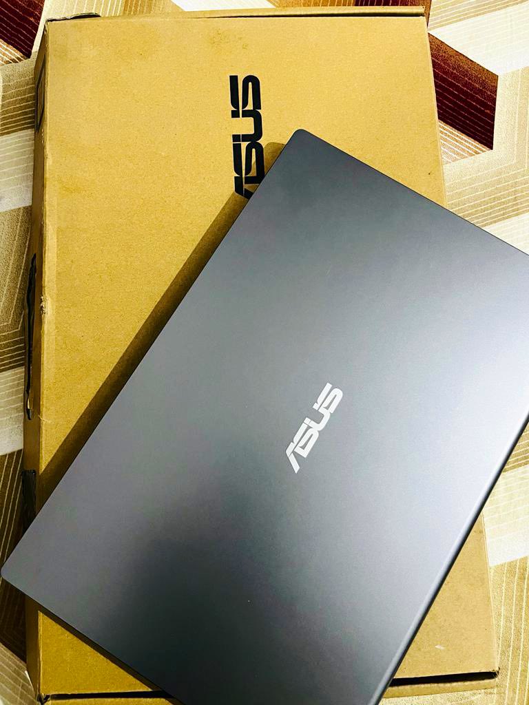 SewaIndia_'s tweet photo. Gave away Asus laptop to a PhD student. She rejoiced to get the laptop as now she can start writing her thesis. 

Thank you so much patrons for your valuable support. :) https://t.co/SHLlRm9bFa