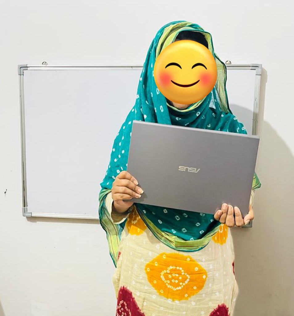 SewaIndia_'s tweet photo. Gave away Asus laptop to a PhD student. She rejoiced to get the laptop as now she can start writing her thesis. 

Thank you so much patrons for your valuable support. :) https://t.co/SHLlRm9bFa