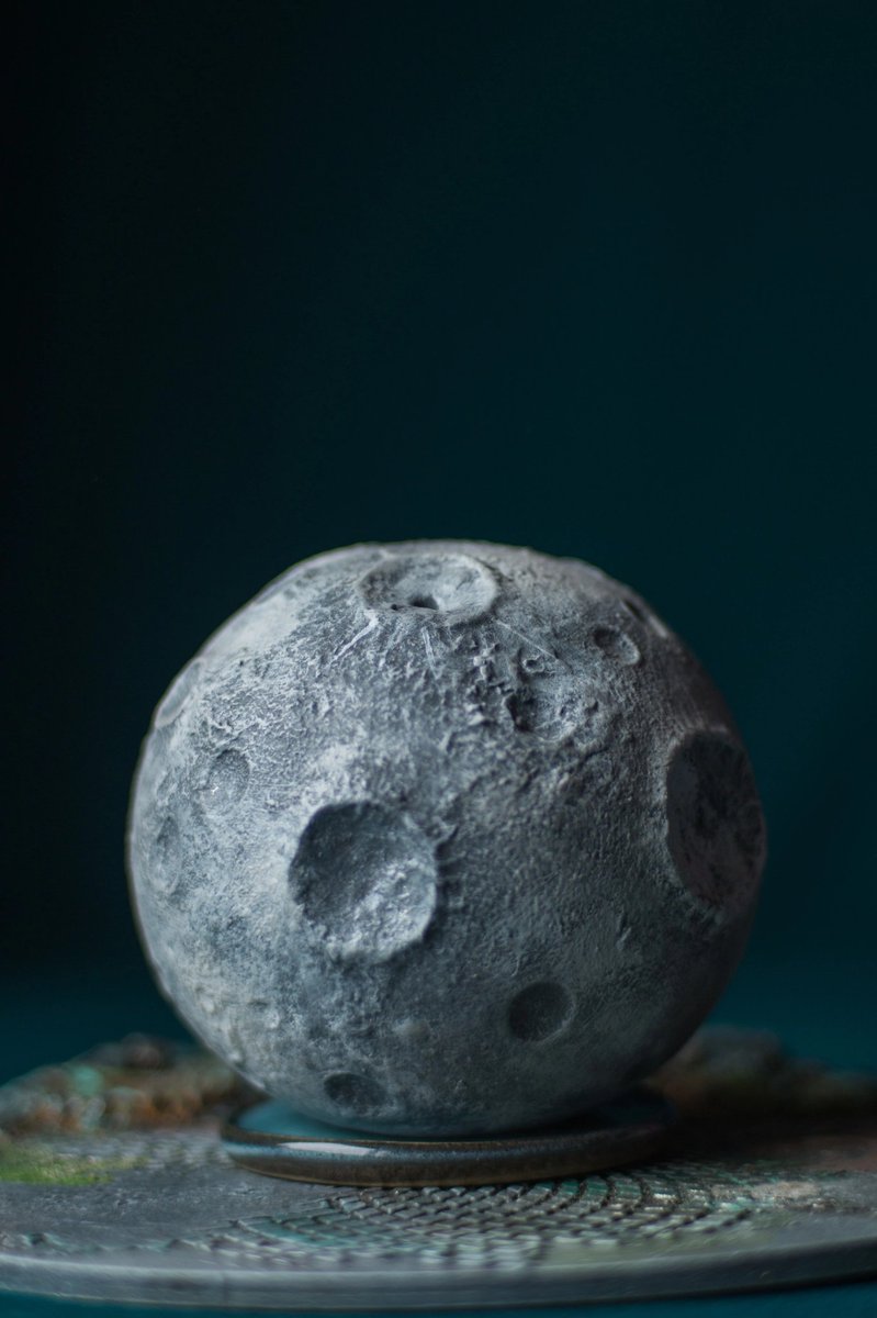 ПОДАРЮ керамическую ЛУНУ для благовоний за ретвит 😄 Выберу спонтанно и стихийно человека и отправлю в любое место. Чур оплатить доставку. С меня только подарок) выберу 5 апреля в 17 00