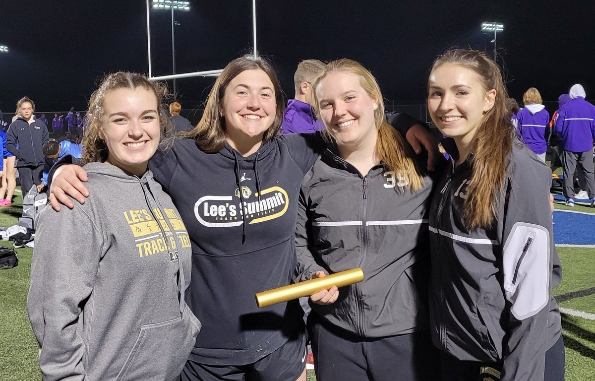 LSHSTigersTandF's tweet image. Total domination? The girls' throwers relay at the Rusty Hodge Invitational did not disappoint!
#funtowatch
@LSHSCoachPeters