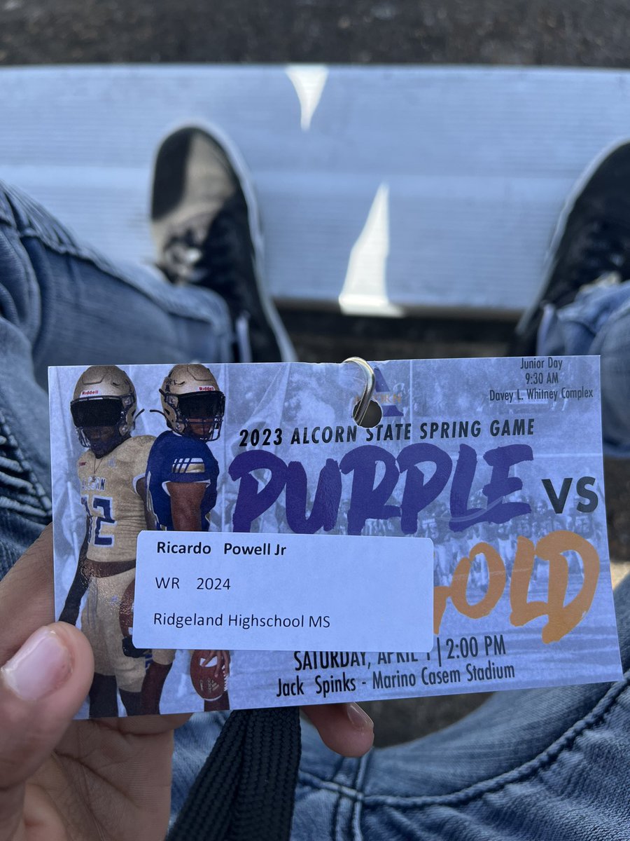 Alcorn fans I’m here @The_Coach_Fred @FredMcNair5 @AlcornStateFB 💜💛