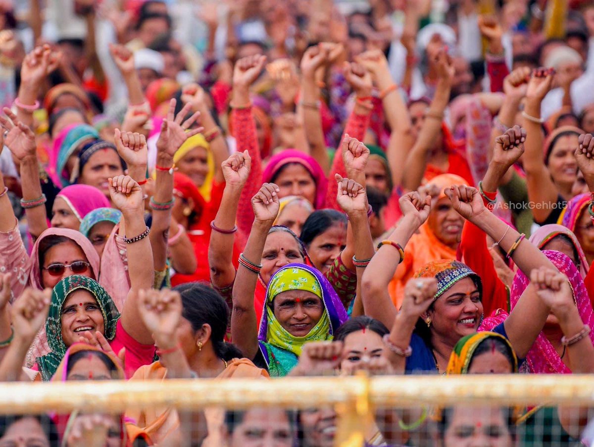 PbhardwajINC's tweet photo. धन्यवाद सांगानेर - आज माननीय मुख्यमंत्री श्री अशोक गहलोत जी , प्रभारी श्री सुखविंद्र सिंह रंधावा जी और प्रदेश अध्यक्ष श्री गोविंद सिंह डोटासरा जी के मुझ पर किए विश्वास को आप सबके आशीर्वाद और स्नेह ने चार चाँद लगवा दिये @ सांगानेर बढ़ेगा और इतिहास रचेगा https://t.co/TP1QFbcVPP