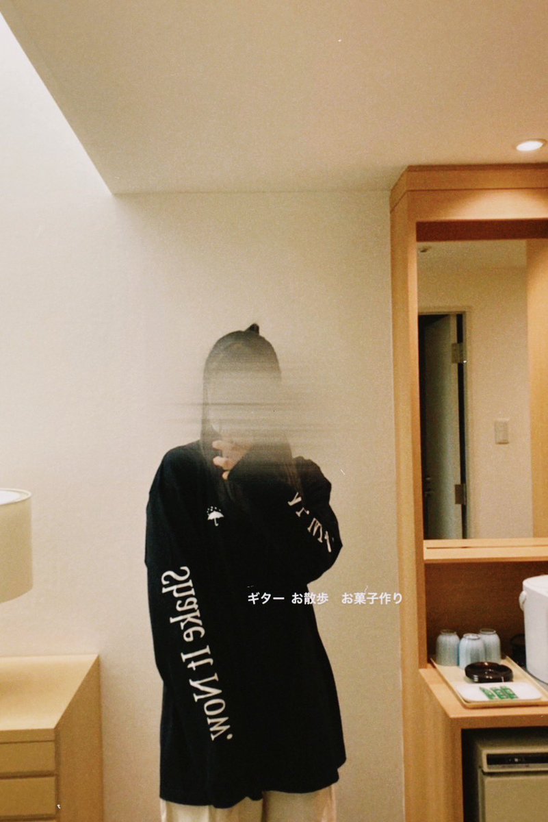 Mrs_7964_'s tweet photo.  ︎︎
　｢ねぇ、今何してる？｣
 ︎︎
#日曜日だし邦ロック好きな人と繋がりたい 
#日曜日だし邦ロック好きと繋がりたい 
#ミセス好きな人と繋がりたい 
#泣き虫リスナーと繋がりたい
 ︎︎ https://t.co/8GrBdMi5Rd