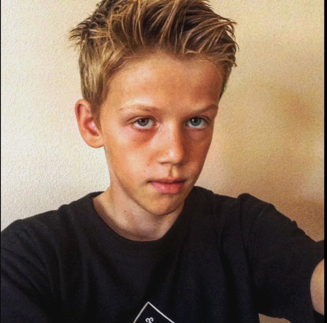 vries_yesse's tweet photo. Wie heeft 20 cent voor um? https://t.co/qS4Syb3PYE