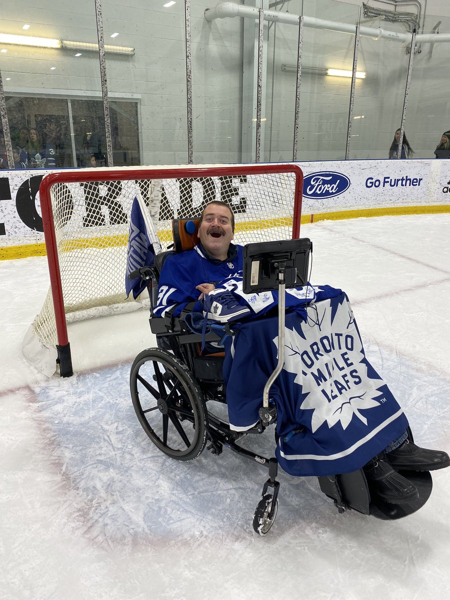**Breaking News** 🚨 📰

The <a href="/MapleLeafs/">Toronto Maple Leafs</a> have signed me to a one day contract to be the EBUG for tonight’s game against the <a href="/Senators/">Ottawa Senators</a>! 

#Leafs #LeafsForever #LeafsNation #goLeafsgo 

<a href="/KevinWeekes/">Kevin Weekes</a> <a href="/kyledubas/">Kyle Dubas</a> <a href="/brendanshanahan/">Brendan Shanahan</a> @SNkylebukauskas <a href="/DavidAmber/">David Amber</a> <a href="/Ron_MacLean/">Ron MacLean</a> <a href="/KellyHrudey/">Kelly Hrudey</a>