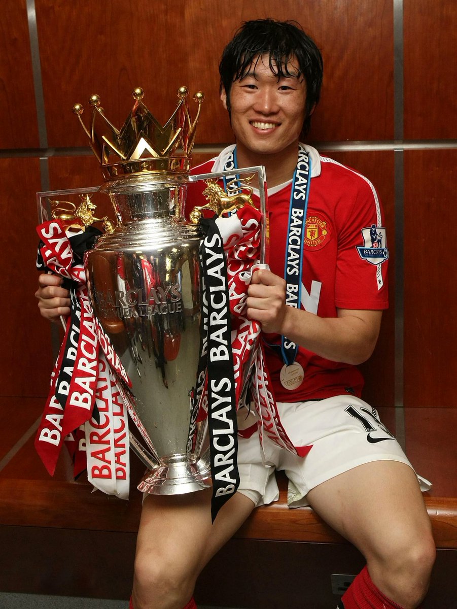 centredevils's tweet photo. 💭| April 2005, Manchester United signed a tireless South Korean midfielder from PSV Eindhoven. Ji-Sung Park became an integral part of the squad, known for his incredible work rate and knack for scoring crucial goals.

 A humble hero who always gave his all for the badge. 🇰🇷🔴 https://t.co/ApNItaSfzT