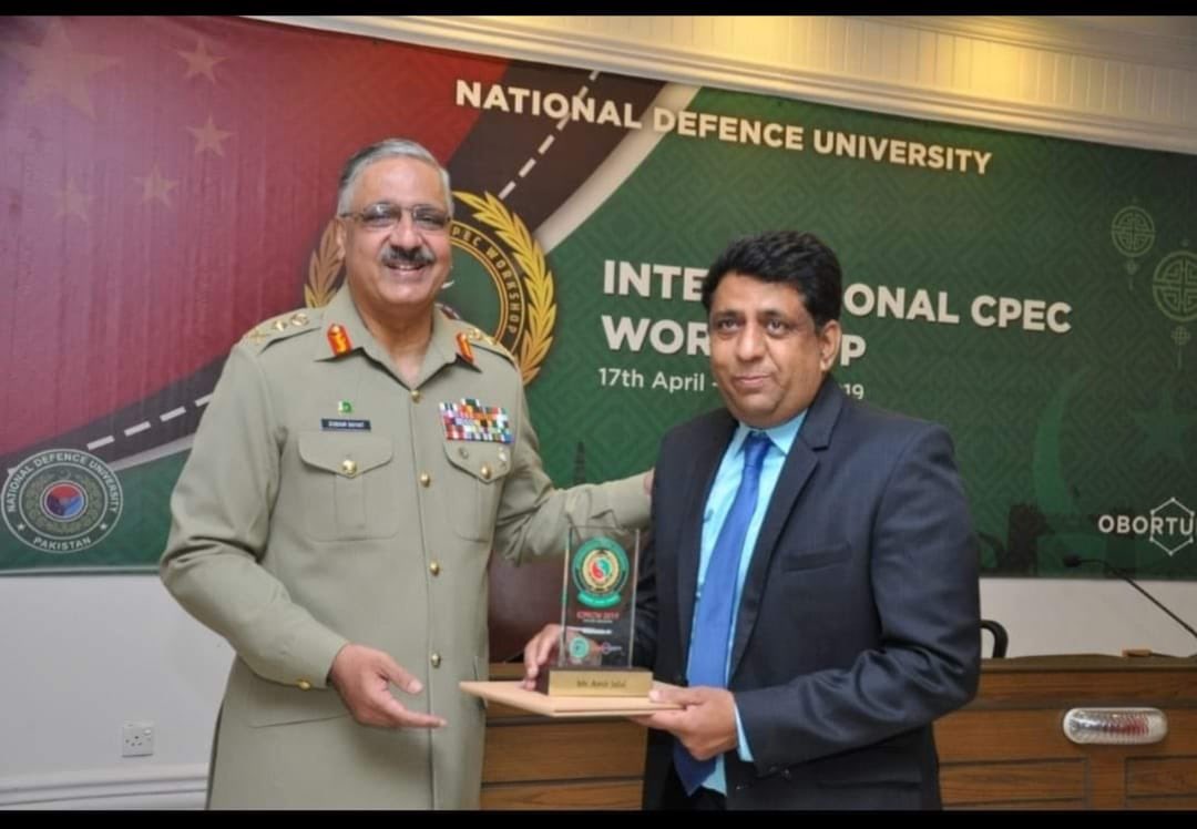 DR__MMK_'s tweet photo. Release dr amir jalal.  He is a gem 💎 

@OfficialDGISPR  @ImranKhanPTI  @AndleebAbbas @PTIOfficialLHR @AndleebAbbas @Asad_Umar 
#westandwithamirjalal 
#justicefordramirjalal https://t.co/IL3CDQyDWH