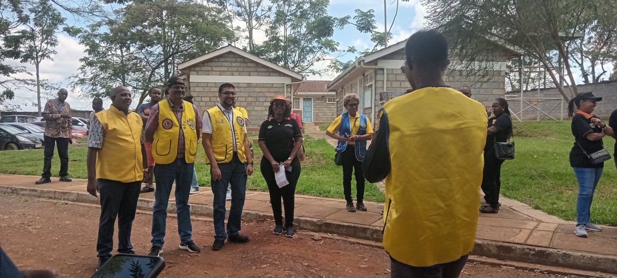LuciaMutheu5's tweet photo. Kenyatta Univesity in Conjuction with Zetech University and The Lions   Masaku Pioneer planted Over 1000 trees at Kenyatta University today
@kunec250 
@KUGreenEduHub
@LionsMasakupioneer https://t.co/1nJsArZ5EI