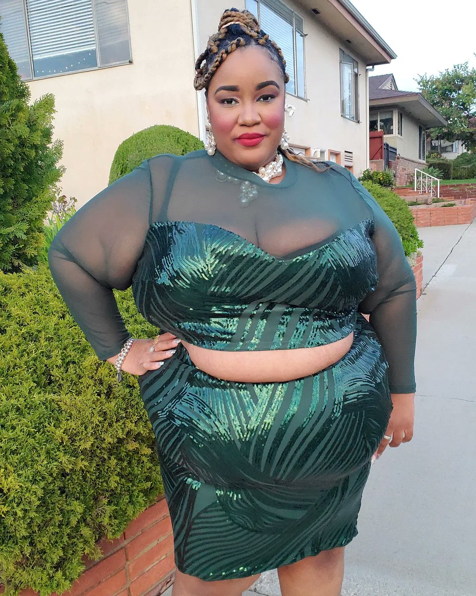 DIVATEETEE's tweet photo. MONEY GREEN

#SHEIN #FLYFLUFFYANDFABULOUS #DIVATEETEE https://t.co/jEuDEYxz19