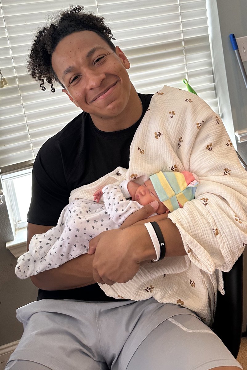 Bowen Mama tweet media