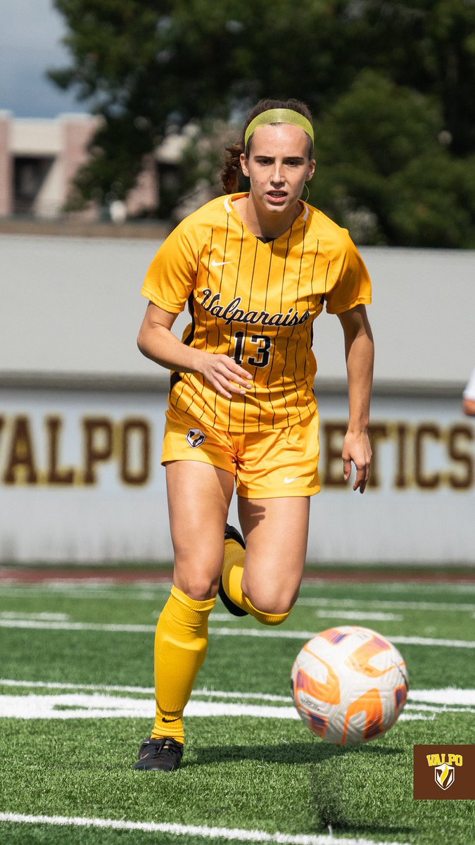 ValpoWSO's tweet photo. Back to work today! Heading up to Rockford, IL to take on Green Bay. Join us inside away from the rain at Mercy Health SportsCore Two, 1pm kickoff! 
#RollBeacs #GoValpo 
@valpoathletics @kennedydhill https://t.co/8xfjJi6NvJ