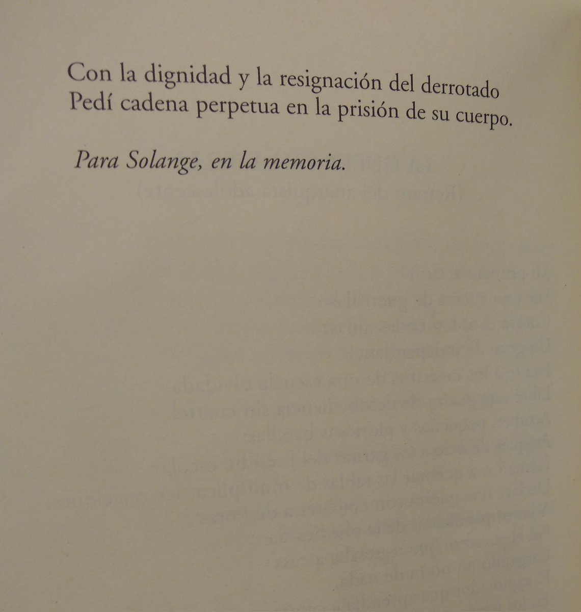 AlexOrfeo's tweet photo. Dos poemas, de Juan Manuel Roca, para iniciar el día.  Poemas tomados del libro “Biblia de Pobres” («Biblia Pauperum»).

Y que la poesía esté ahí, siempre.

#Poesia
#Poetry
#PoesiaColombiana 
#ColombianPoetry 
#PoesiaAnariquista 
#JuanManuelRoca 

@poesiamedellin https://t.co/lNNGoXPCAF