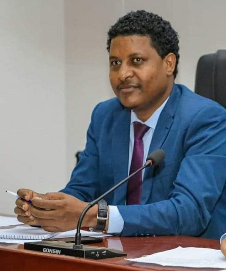 TheDejazmach's tweet photo. Apr. 1/23 - Government forces abducted Shewa Development Association Director Assistant Professor Sisay Awgichew from his home on Mar. 31. Sisay had delivered 500,000 birr in aid to IDPs in Debre Birhan &amp; was preparing to deliver mattresses.

Source: Amhara Media Center

174/N https://t.co/L8iharowzq