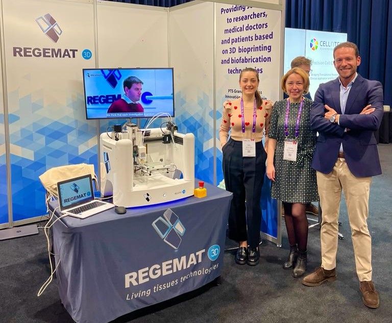 Fan of my team💙at <a href="/REGEMAT3D/">REGEMAT3D</a> that takes a picture in #TERMIS2023 with me on the screen.

The best team for the best biofabrication company 🧫🔬🧬 Thanks!

#entrepreneurship #innovation #biotech #3dbioprinting #TERMIS2023