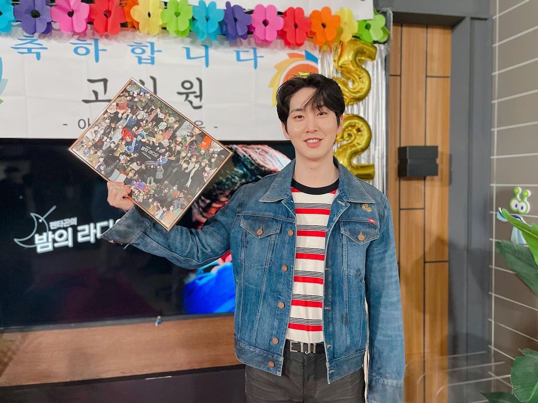 heartyanxn's tweet photo. ebs fm staff, thank your for taking care of our shinwon ^^ https://t.co/MsEhaL0l1R