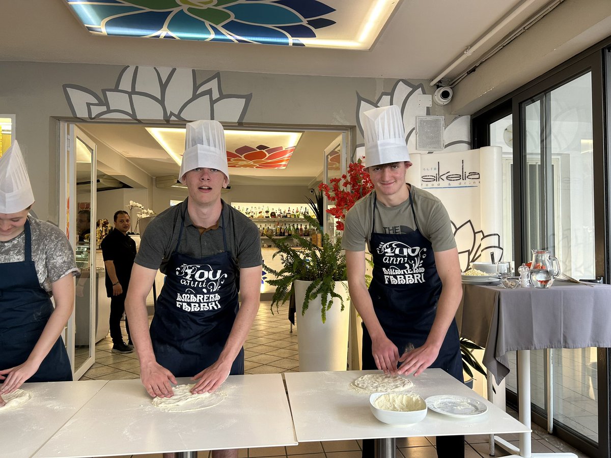 Pizza making <a href="/cams_hill/">CamsHillSchool</a> <a href="/camsgeog/">Cams Hill Geography 🌍</a> @camshillHT