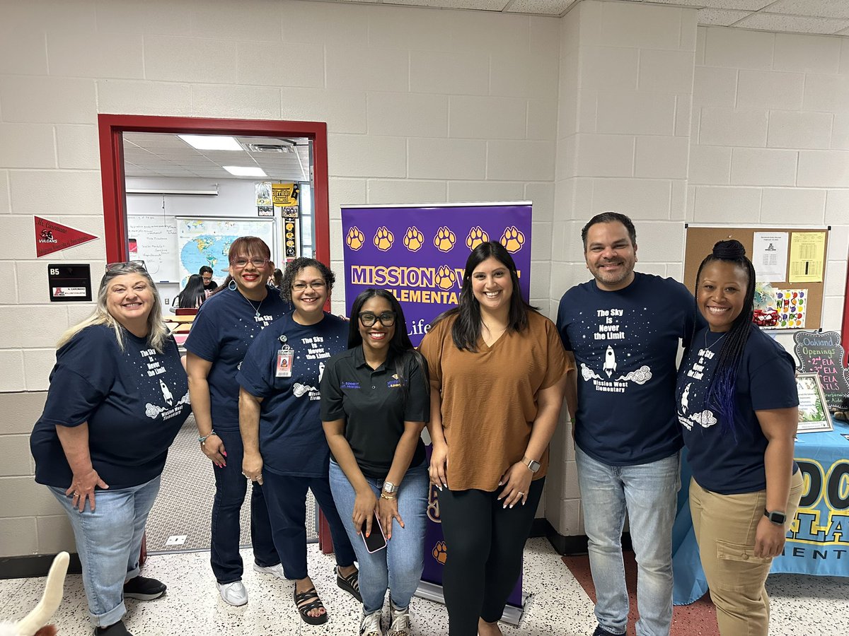 Meet our newest Wildcat, Mrs Rivas! @JorgeAntonPena <a href="/E_Bennett4/">Elainea Bennett</a>