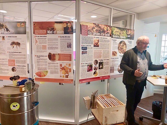 Biodiversité et environnement au programme de l’AG de la caisse de Brest Lambézellec.
✔️ Sensibilisation à la protection des 🐝 
✔️ Dégustation de 🍯
✔️ 🎁 pots de miel +pièges à frelons asiatiques pour nos sociétaires
Au 🔝 l’animation de l’asso L’ Abeille Finistérienne 🙏