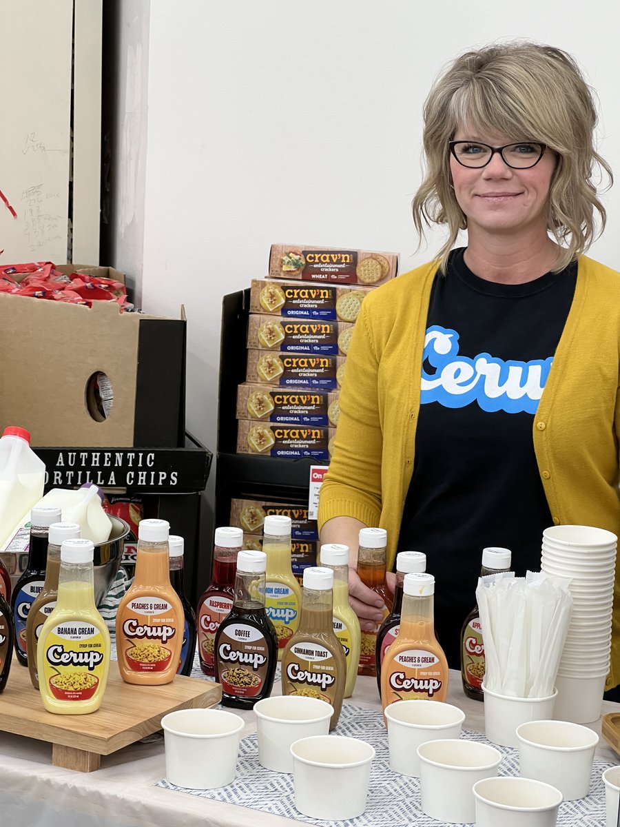 cerupsly's tweet photo. Giving away free samples at Khoury’s Market in Spring Creek #ebwm #cereal #breakfast #cerup https://t.co/Sf5WBPxziH