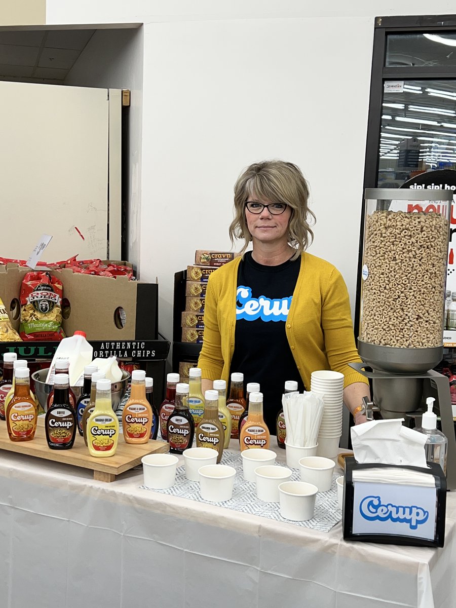 cerupsly's tweet photo. Giving away free samples at Khoury’s Market in Spring Creek #ebwm #cereal #breakfast #cerup https://t.co/Sf5WBPxziH