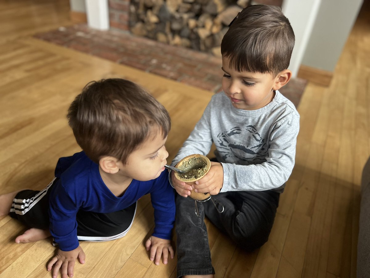 Keeping their Brazilian culture alive in the US isn’t always easy. Then I’m reminded that simple moments like this can have a big impact🇧🇷♥️ #gauchinhos #braziliankids #keepingtheirculturealive