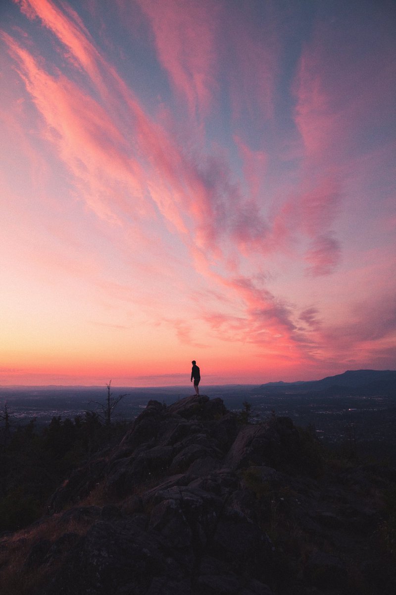 CameraTrickTips's tweet photo. the sky is a canvas https://t.co/dqyET81Rky