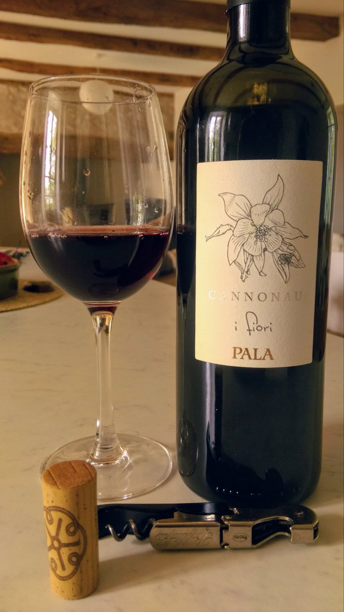 @ricasoli99 #ItalianFWT
A1
I don’t have any recollection of a wine from Calabria tbh and for Sardinia my experience is limited to Cannonau.