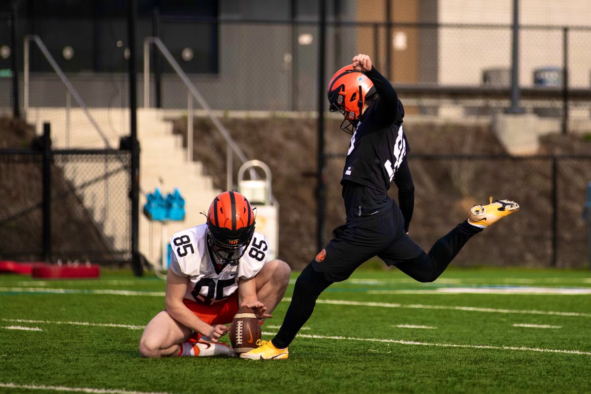 Coach_Mende's tweet photo. Spring ball in full swing
#RunAndSmash
#WinTheKeyGround https://t.co/mzs2eysvmQ