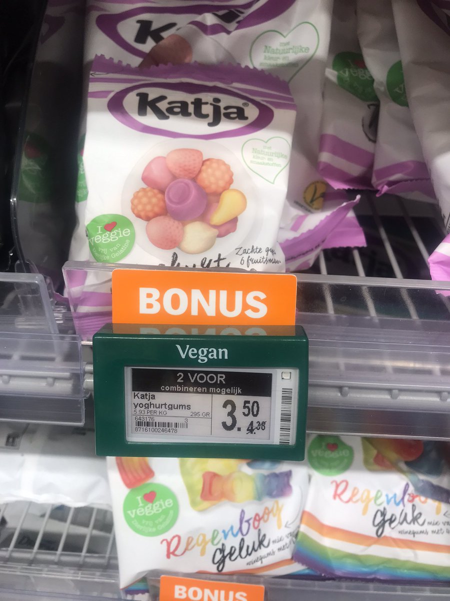 MulligenVera's tweet photo. @albertheijn waarom zetten jullie bij deze yoghurt gums vegan terwijl ze dat niet zijn? Die groene vakjes zijn heel handig maar niet als ze foute informatie geven aan de consument https://t.co/njSRgb0tTh