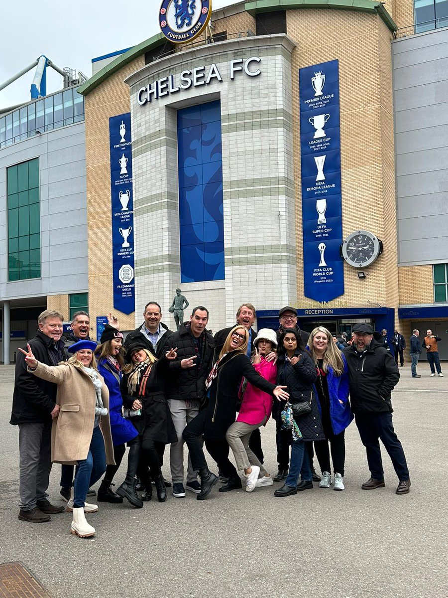Scottsdale, Arizona contingent excited to be here in person to cheer on the Blues! <a href="/ChelseaFC/">Chelsea FC</a> <a href="/tunalicious/">Darren</a> <a href="/tommychristakos/">Tommy Christakos</a> @DaniChristakos