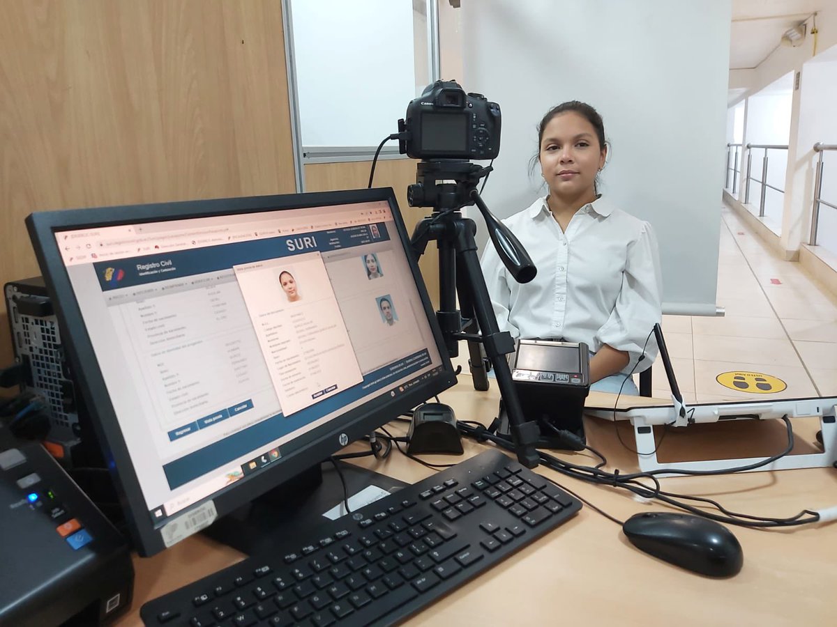 RCivil_Zona7's tweet photo. EL ORO | Fernanda Quiroz obtuvo su pasaporte en @RegistroCivilec agencia Machala,
cuyo turno agendado era el 29 de marzo de 2023.

👩‍💻 Nos encontramos atendiendo en 35 agencias dispuestas para la atención, desde las 08:00 hasta las 17:00.

#RegistroCivilContigo https://t.co/geAb34baUa