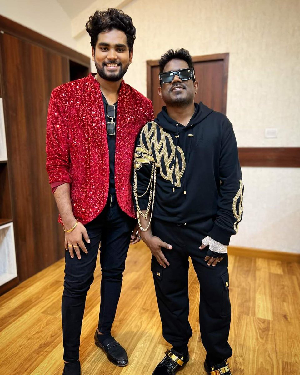 Samindieeartist's tweet photo. Once again !!! Its time to witness musicians as magicians on stage..all the best champ
#samvishal https://t.co/smrfvoIQJo