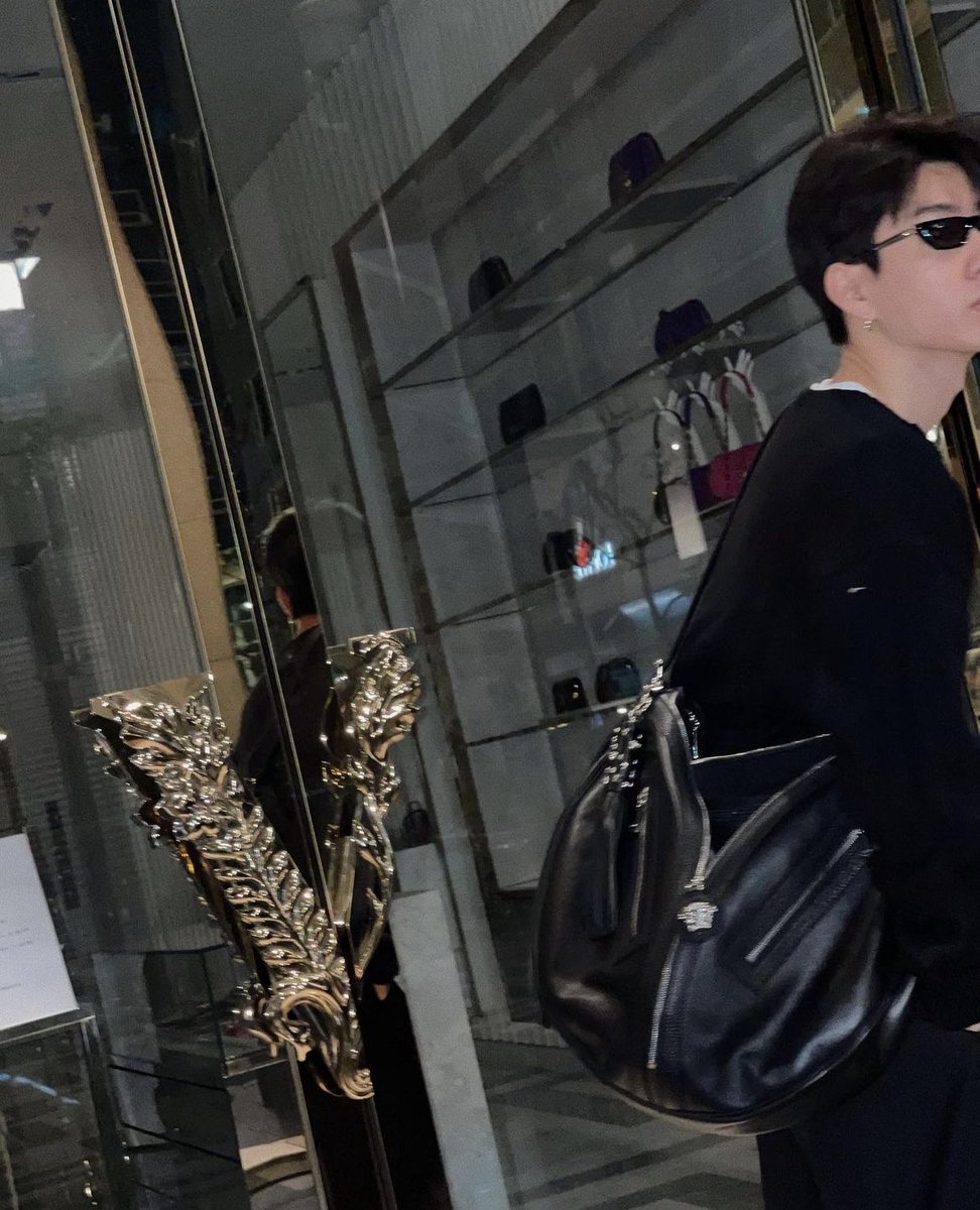 babiibrazil's tweet photo. [01.04.23] Atualização no feed do IG: tumcial

#VersaceRepeat
#ออฟจุมพล #OffJumpol https://t.co/5BVLPRAmf9