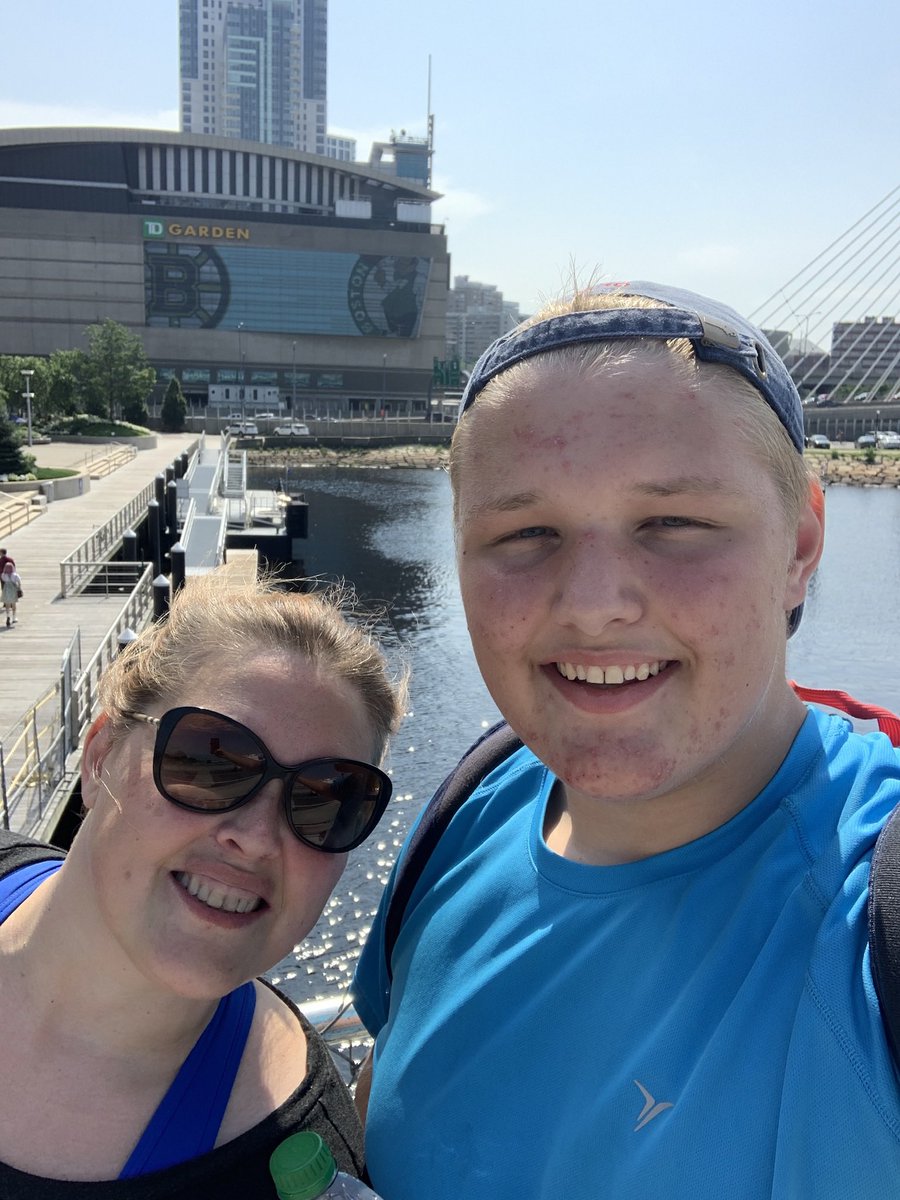 SwedbergOwen's tweet photo. Me and my family are devastated to announce that my mom, Julie Swedberg passed away this morning. She had fought stage 4 lung cancer for 7 years. She was 48. https://t.co/zgajNjCT9R
