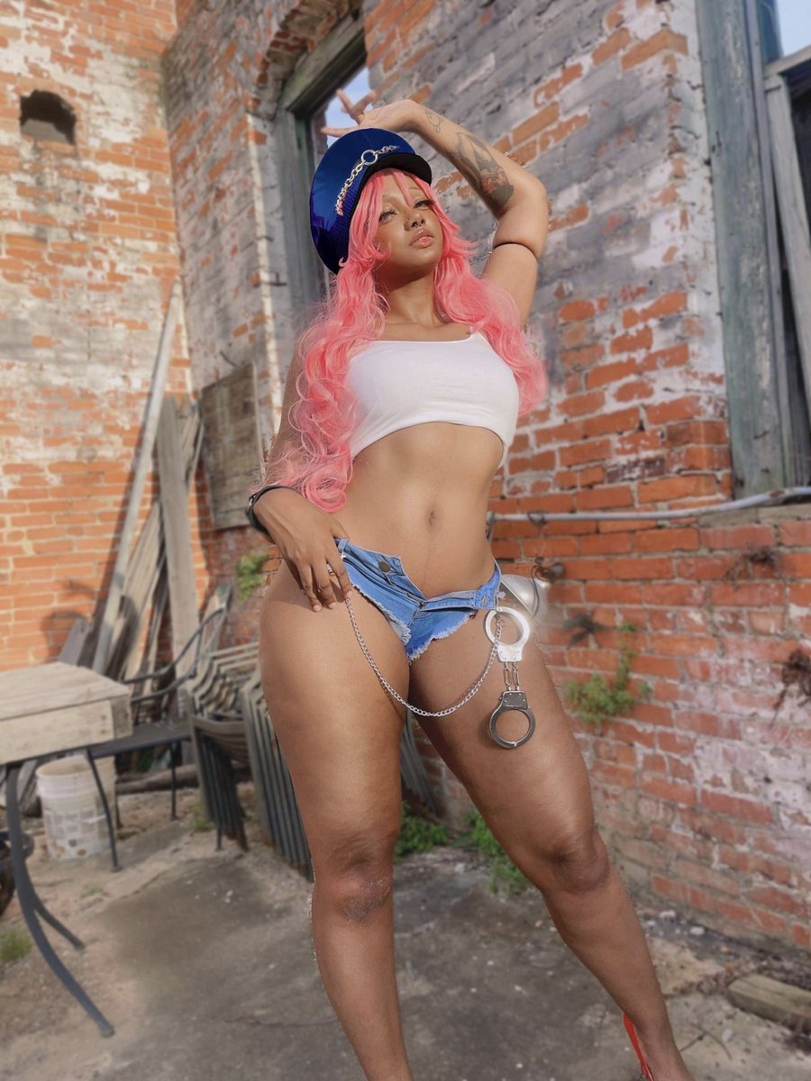 Elixserr on Twitter: "Poison: Street Fighter 💥 #StreetFighterCosplay"