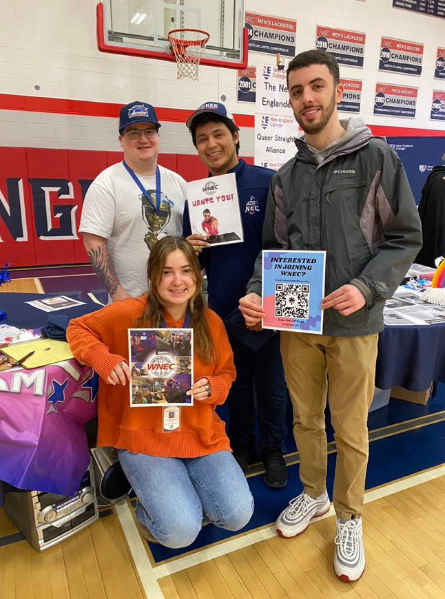 NEC_Comm's tweet photo. Members from @wnec_fm and @newenglandernec welcomed the newest ‘Grims at Accepted Students Day! 🎤 📰 

@newengcollege https://t.co/owfERTE5C3