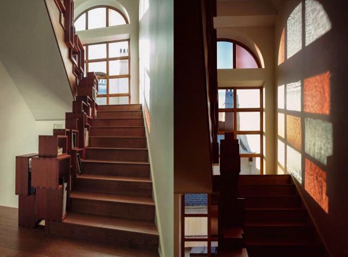 AKKarchitects's tweet photo. Architecture by @akk_architects • #AKKarchitects #stainedglass #window #artisan #amazinglibrary #stairs #library #staircase #bookshelf #designinspo #interiors #architecture #architectureinspo #interiordesign #dezeen #wallpapermagazine #books #bookclub #booksasdecor https://t.co/mCi5xDAuh6