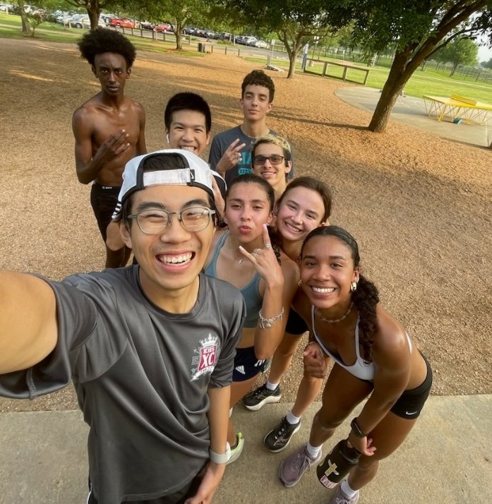fbkempnertrack's tweet photo. KHS TF - preppin for District @SugarLandParks @KHS_Cougars @KempnerABC @KHS_gottarun #Alwaysinpursuit #WeAreKHS #khsxc #runlong https://t.co/ZEMz4sr67X