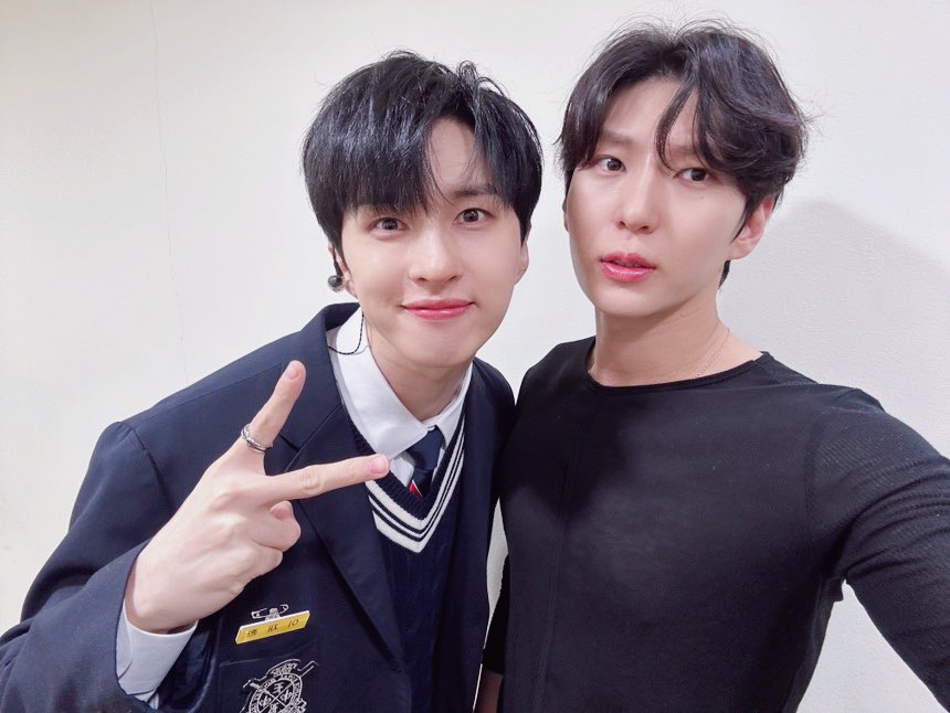 RealVIXX's tweet photo. 나는 로빅이다. 2023 HAPPY KEN DAY #쟌2뭐해? 든든한 지원군 도착💙💛 사랑스럽고 아름다운 그림이다.🫶🏻

#빅스 #VIXX
#켄 #KEN #이재환
#레오 #LEO #정택운
#혁 #HYUK #한상혁 https://t.co/n13BKMb3ke