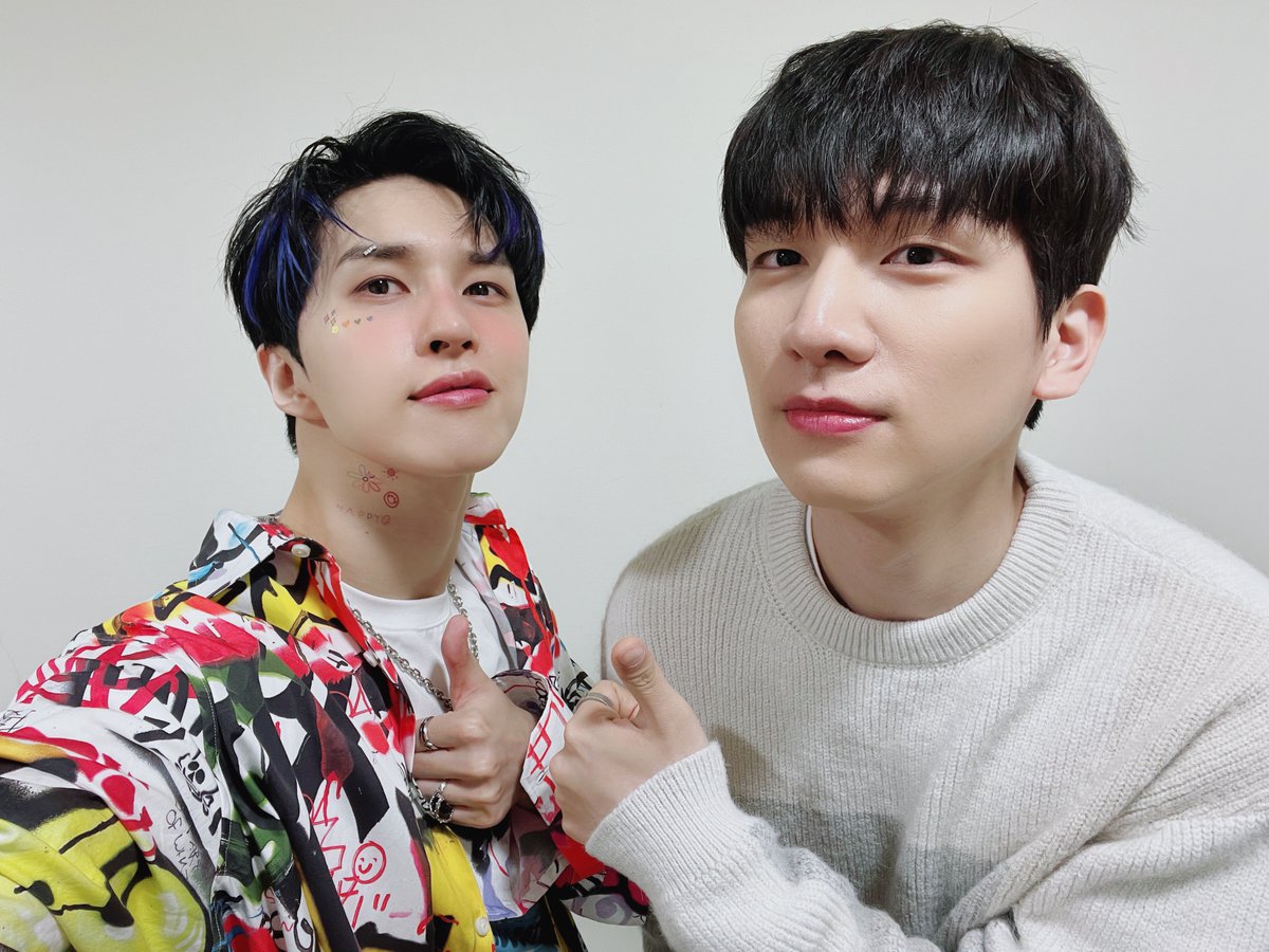 RealVIXX's tweet photo. 나는 로빅이다. 2023 HAPPY KEN DAY #쟌2뭐해? 든든한 지원군 도착💙💛 사랑스럽고 아름다운 그림이다.🫶🏻

#빅스 #VIXX
#켄 #KEN #이재환
#레오 #LEO #정택운
#혁 #HYUK #한상혁 https://t.co/n13BKMb3ke