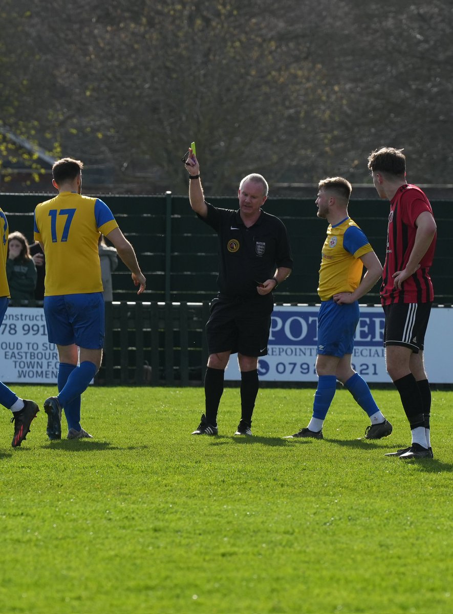 eastbournetfc's tweet photo. 90+1 Caution
Shaun Lee 🟡
#ETFC 5-0 #AFCV https://t.co/zvpmBHSkpJ