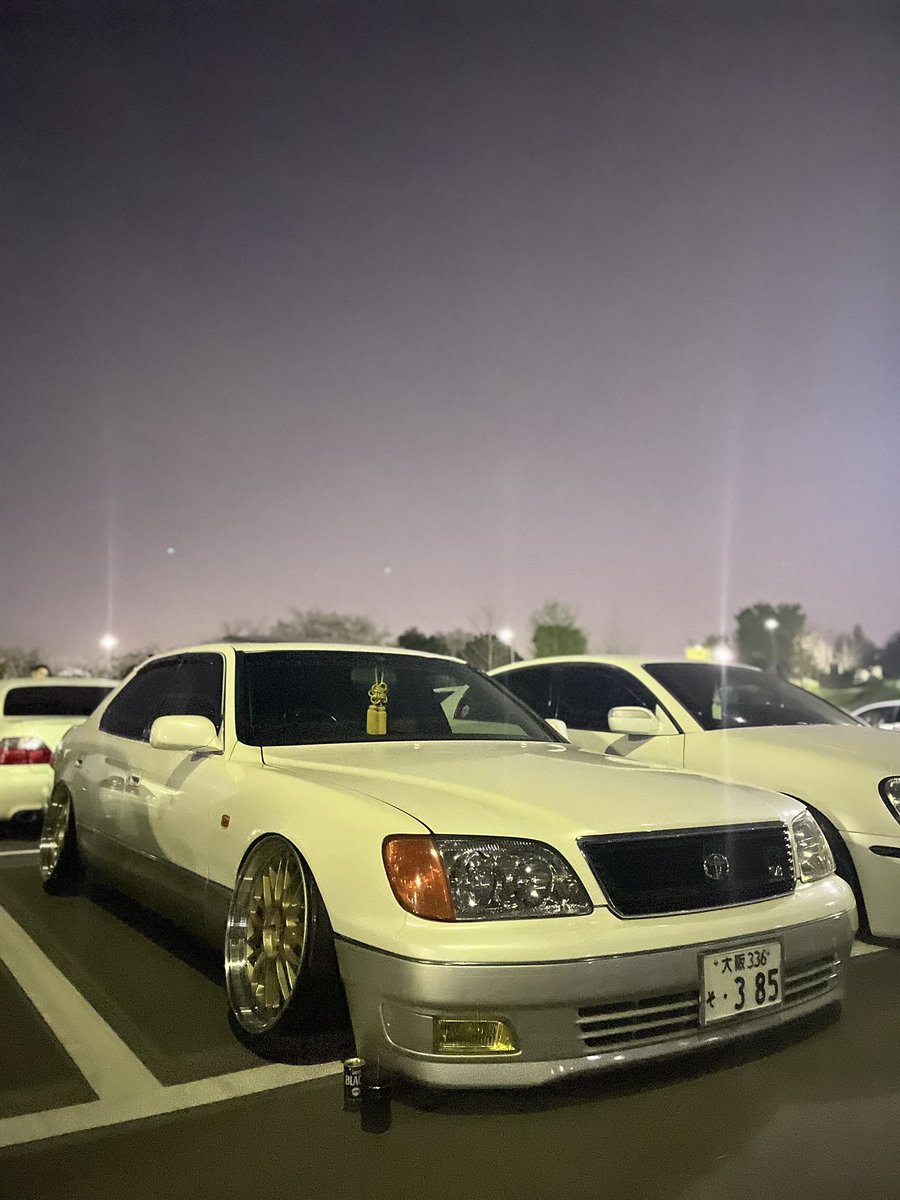 rn0219rn's tweet image. やっとパパさんにお会いできました！
少ししかお話し出来なかったですが、
次はセルシオで一緒に撮れたら嬉しいです😆
@yunapapa385 さん
#ucf20 #セルシオ #20セルシオ #CELCIOR