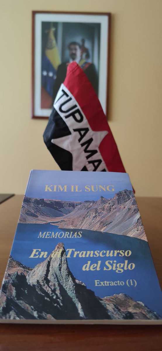 tupa_tv's tweet photo. "La organización del Partido es como una madre para sus miembros, y éstos son como sus hijos. Nuestros cuadros partidarios deben amar a los militantes, como una madre ama a sus hijos. En este caso, amar es educar".

 —KIM IL SUNG.

#OfensivaMoral @NicolasMaduro @TupamaroMRT https://t.co/Ls5nZKsdp4