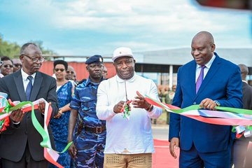 Ikiriho's tweet photo. ✂️#Burundi Séries d'ouvrages inaugurés ce vendredi par @GeneralNeva: le CSBU-BHB village, l'usine #Fabrimetal de fabrication des métaux en acier, l'usine Jessy Blessing Company #JEBC de transformation de sel et l'usine de fabrication des sacs d'emballages biodégradables #ITRAPACK https://t.co/195Xsuhbf0