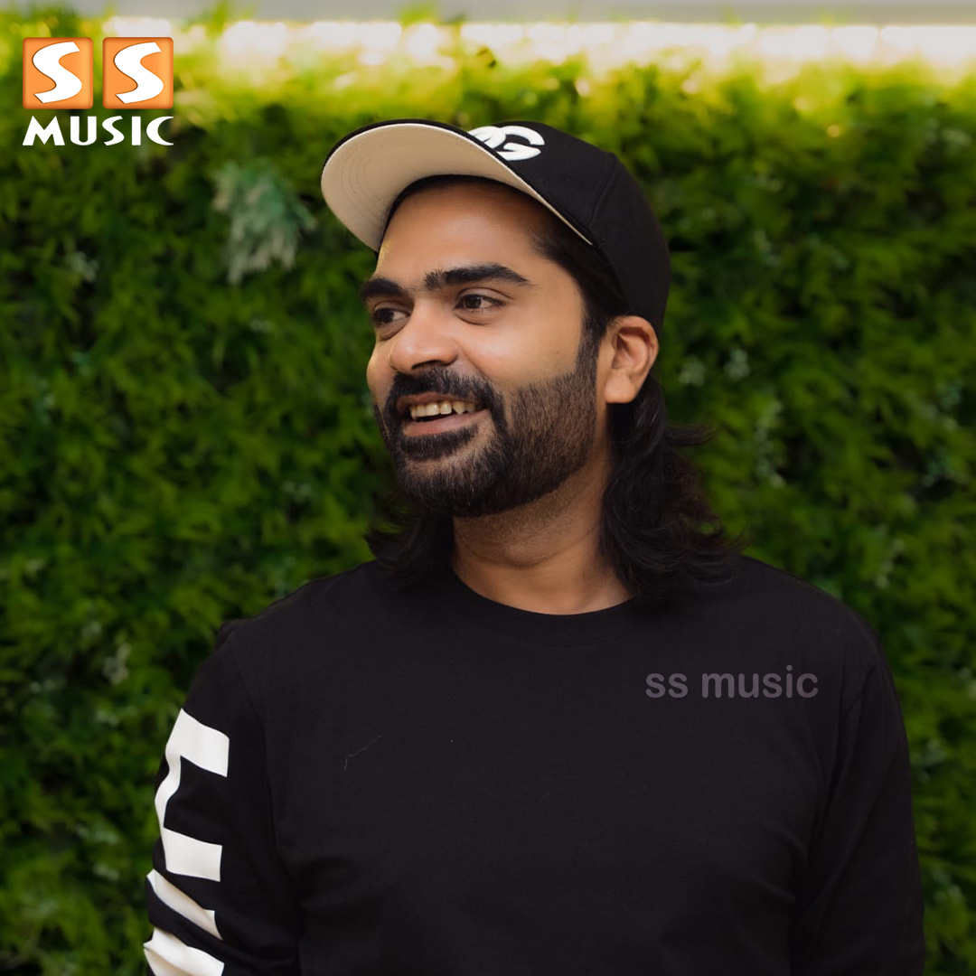 SSMusicTweet's tweet photo. அக்கரையில நிக்குறவன எட்டுது நம்ம சத்தம்.! Atman @SilambarasanTR_  Recent Charming Look 😍 
📸 #ashokmak_photography 
 #atman #str #silambarasan #pathuthala #ssmusic https://t.co/UZCPb7XGJ0