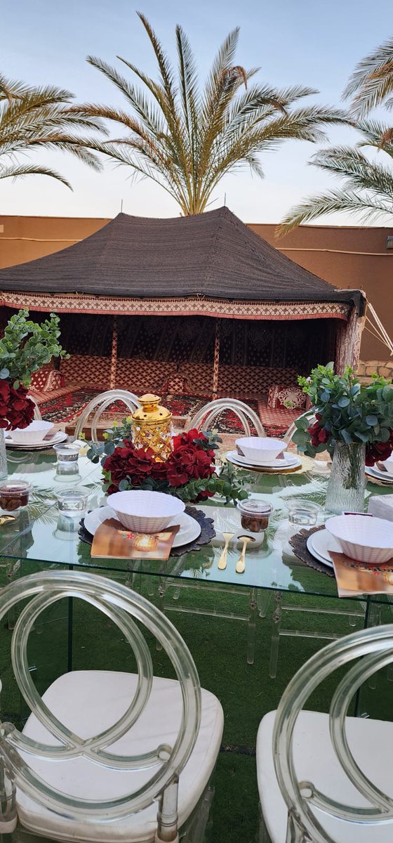 AlKamalClinic's tweet photo. #رمضان_يجمعنا ولله الحمد والفضل، 
اجتمعنا على مائدتي الفطور ثم العشاء، يوم أمس الجمعة.
سعدنا بفريق العمل وعوائلهم، في اللقاء الرمضاني السنوي، لشركة الدرع الطبية.
تقبل الله من الجميع، وكل عام وفريق عملنا المميز بخير وتميز وعطاء.
#الأفلاج #مجمع_الكمال_الطبي #الكمال https://t.co/496F1ufe4y
