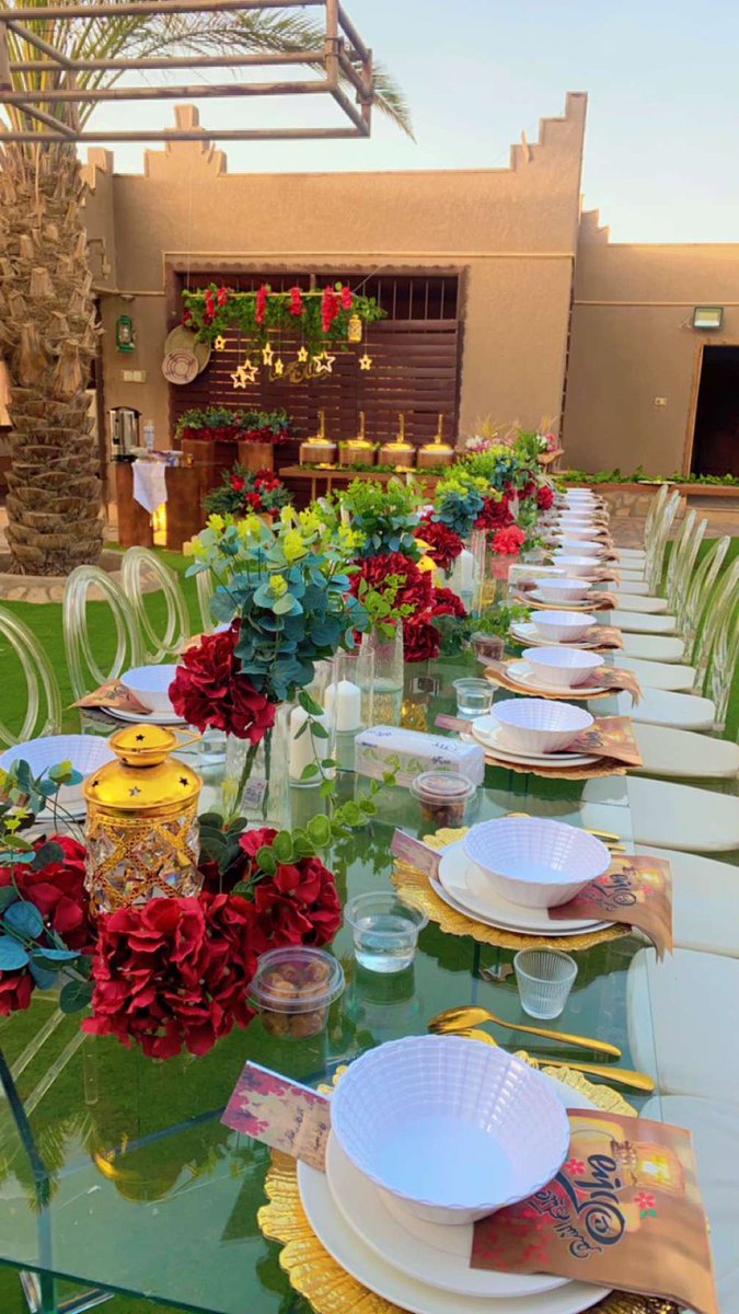 AlKamalClinic's tweet photo. #رمضان_يجمعنا ولله الحمد والفضل، 
اجتمعنا على مائدتي الفطور ثم العشاء، يوم أمس الجمعة.
سعدنا بفريق العمل وعوائلهم، في اللقاء الرمضاني السنوي، لشركة الدرع الطبية.
تقبل الله من الجميع، وكل عام وفريق عملنا المميز بخير وتميز وعطاء.
#الأفلاج #مجمع_الكمال_الطبي #الكمال https://t.co/496F1ufe4y