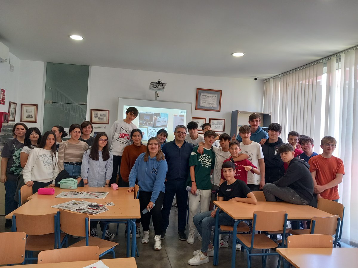 IES Marqués Comares tweet media