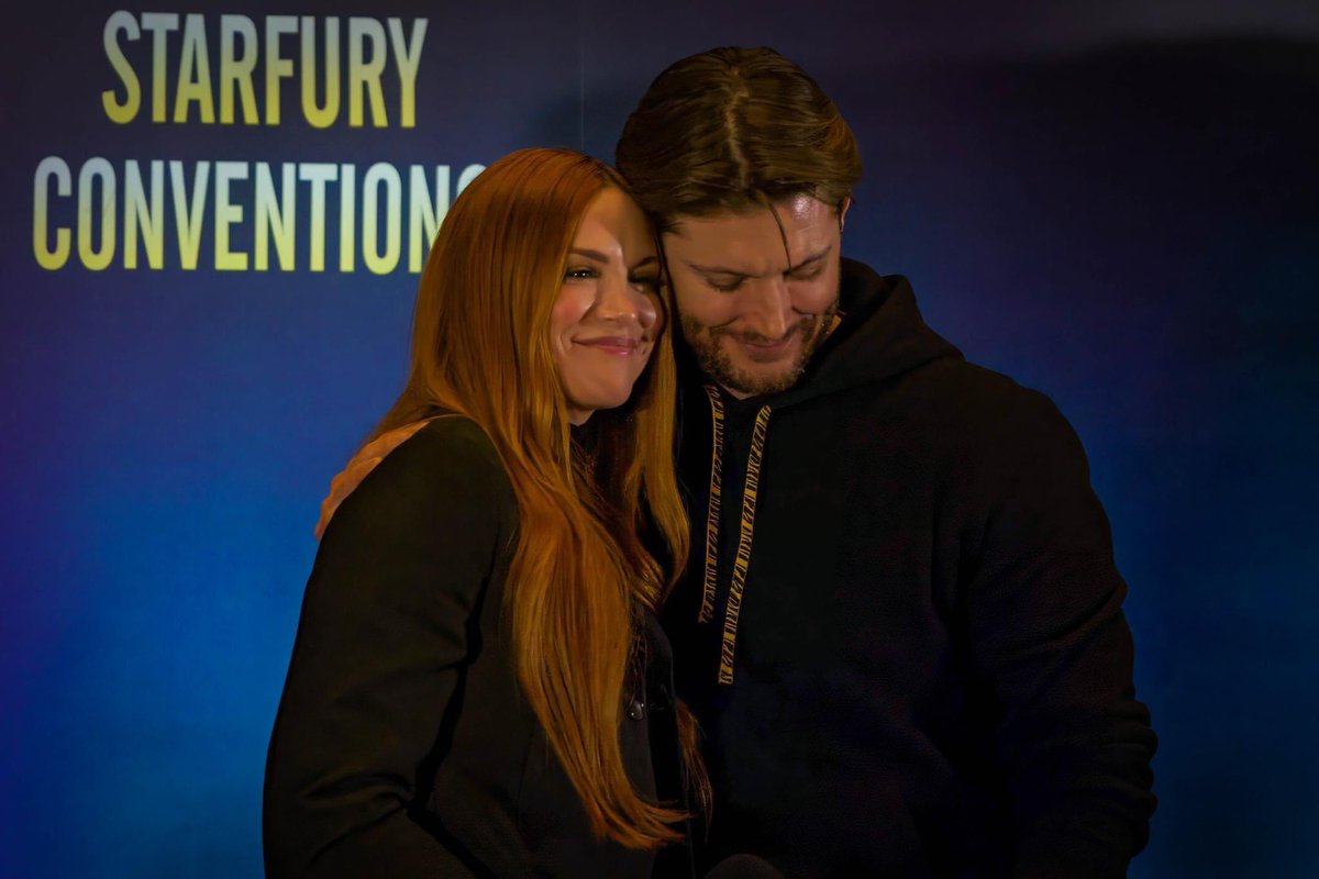 GifsDeeAndGen's tweet photo. Love 🥰 https://t.co/8MnSjF4m2j